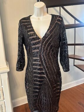 Windsor Black Sequin V-Neck Long Sleeve Sheath Dress